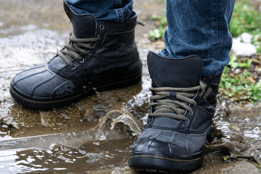 Composite Toe vs. Steel Toe: What Construction Workers Need